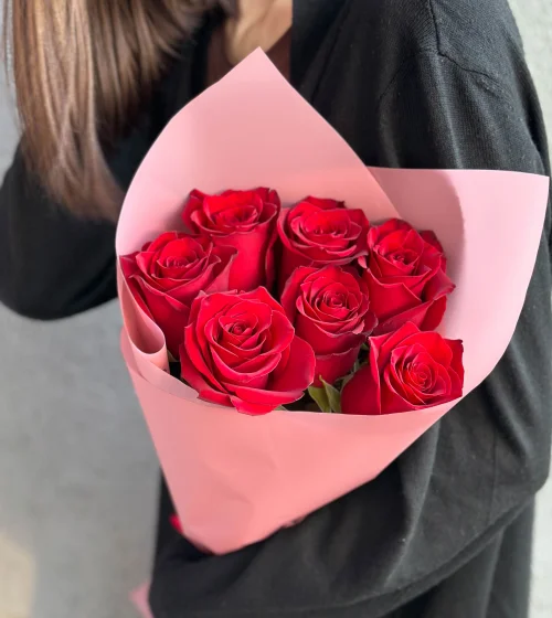 Букет 7 красных роз Эквадор 50см в пленке